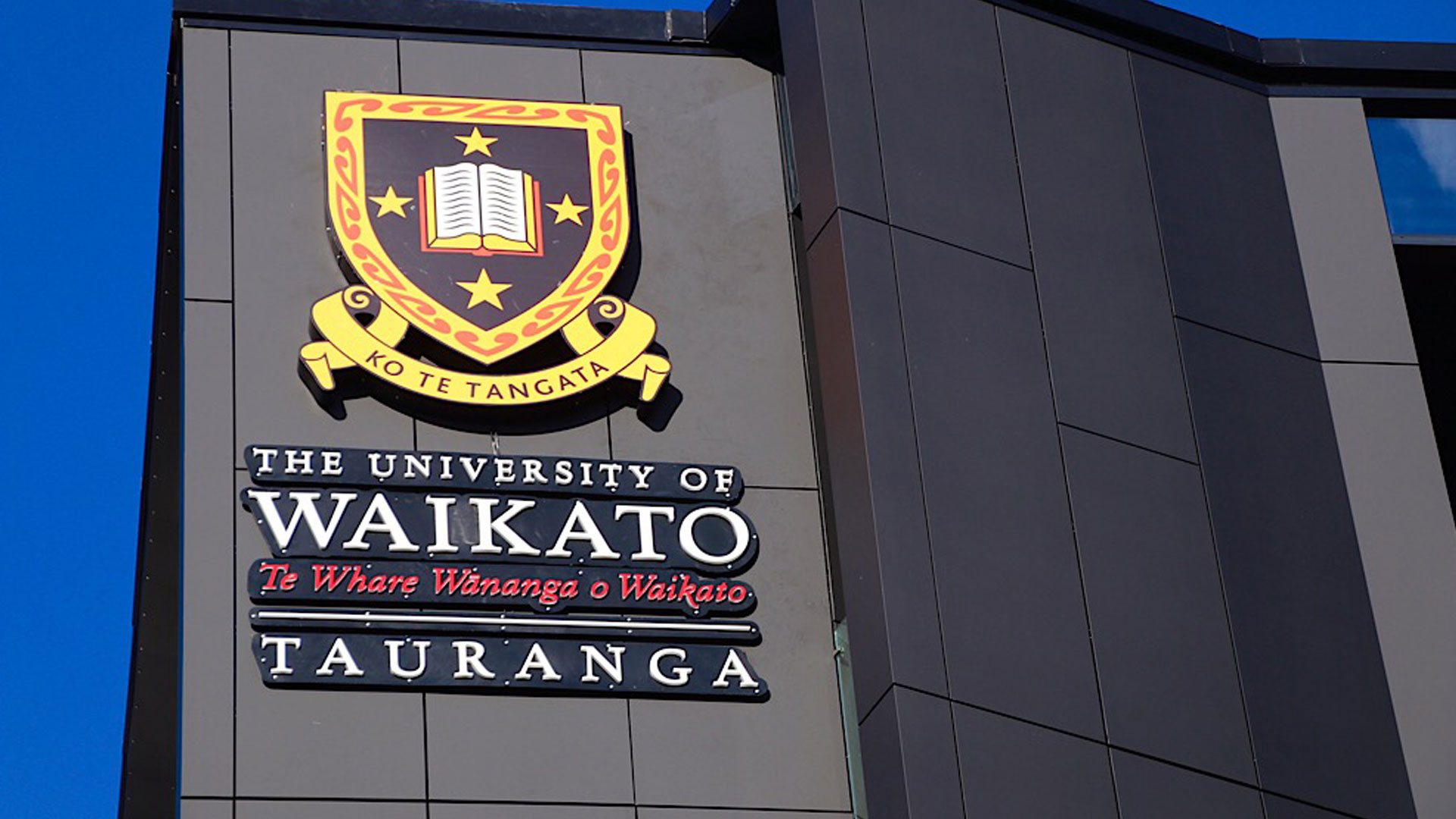 creative writing waikato uni